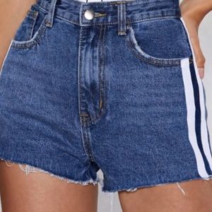 NASTY GAL LETS PLAY CUT OFF DENIM SHORTS NWT SIZE US6